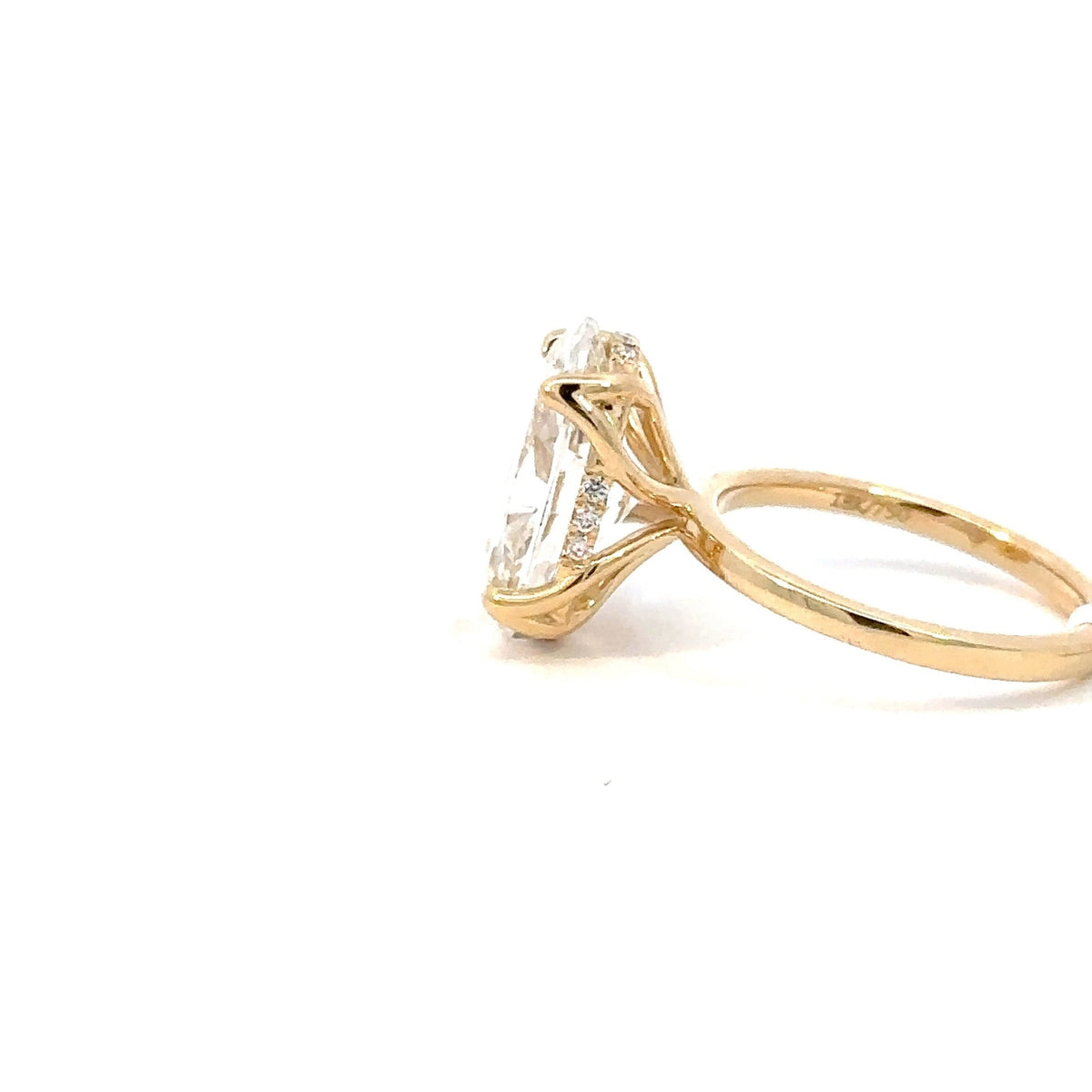 Oval Cut Diamantring 18kt (750 Gelbgold) - 5ct - Juwelier BenjaminOval Cut Diamantring 18kt (750 Gelbgold) - 5ct